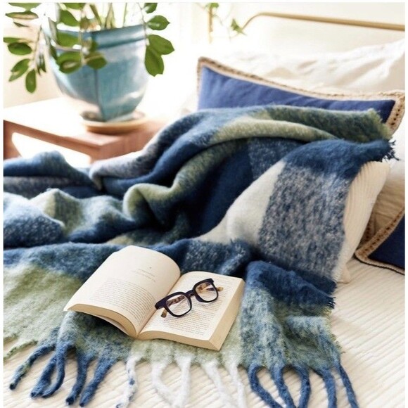 Rock Flower Paper Cuddle Throw Blanket Navy Blue Green Plaid 50X60” 205-9869 - Picture 2 of 8